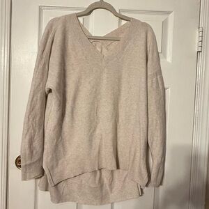Lou & Grey Light Cream V-Neck Pullover Sweater